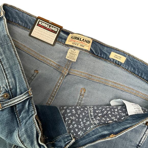 Kirkland Signature Women's High Rise Jeans Stretch Light Blue Size 18 NWT - Picture 5 of 8